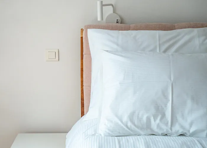 22 With Garage شقة *