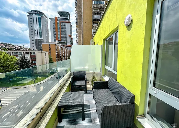 22 With Garage شقة