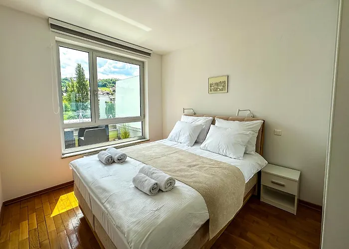 22 With Garage شقة